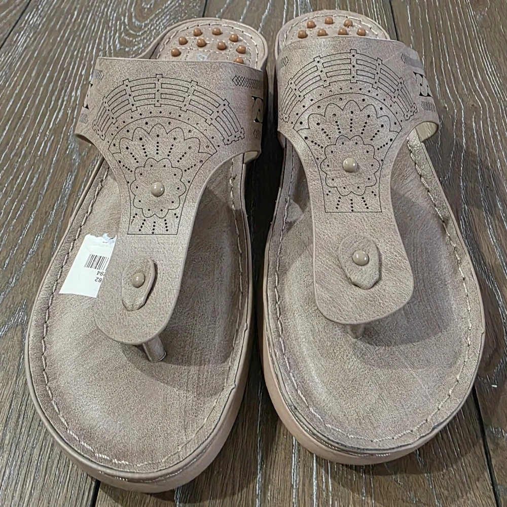 Atalina Comfort Slip on Sandal, Women's Size 9, NWT
